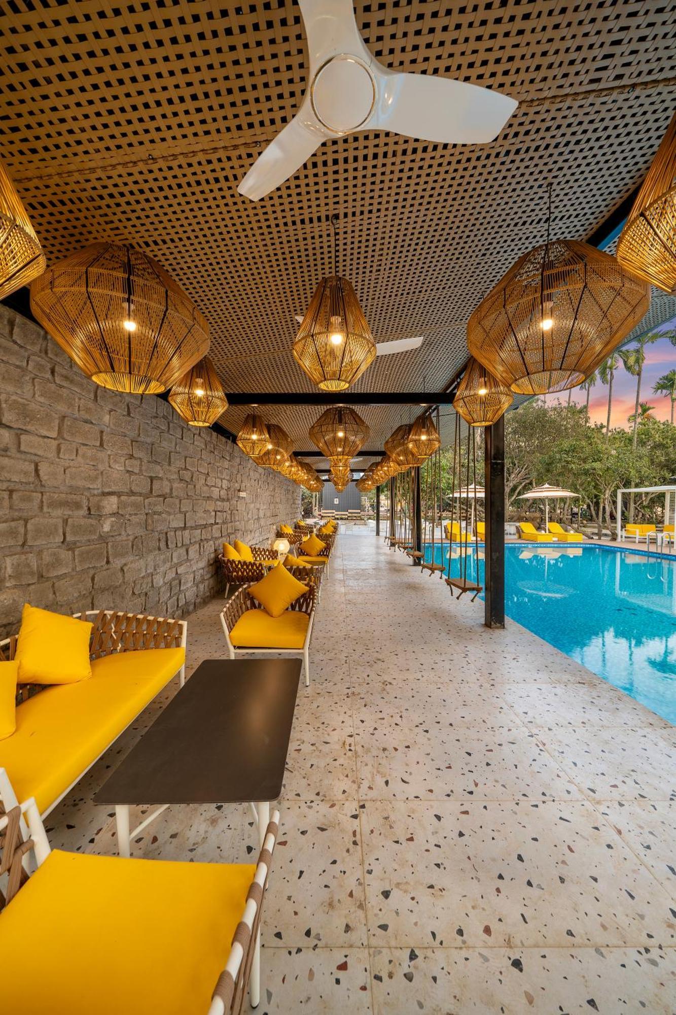Glamp Wilderness Hotel Nelamangala Bagian luar foto